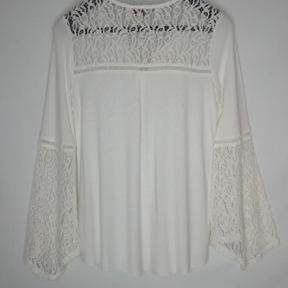 Democracy Women's Bell SLV V-Neck Lace Up Top - Picture 10 of 13